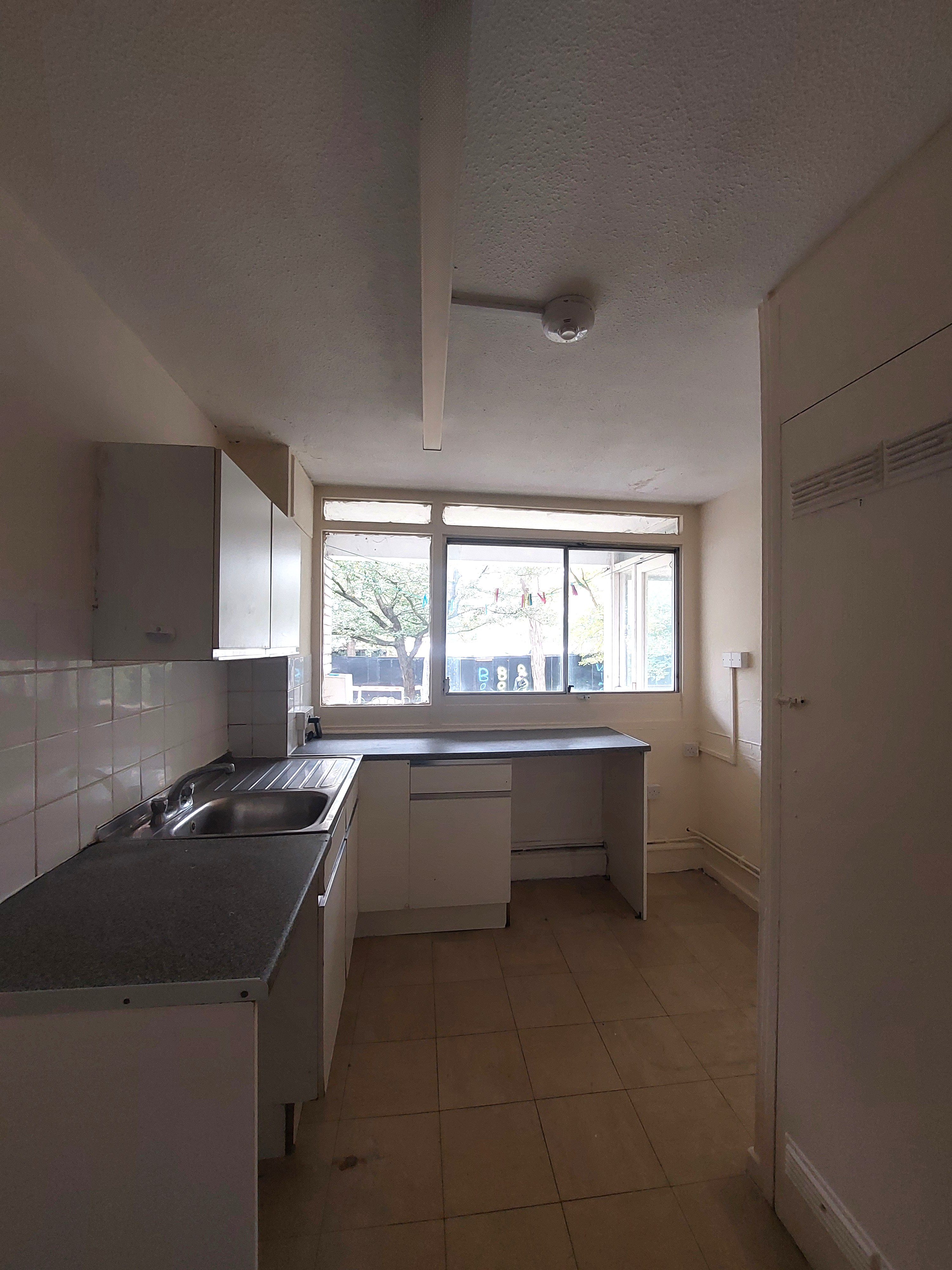 Two Bed Flat, Colindale, £1,200 PCM