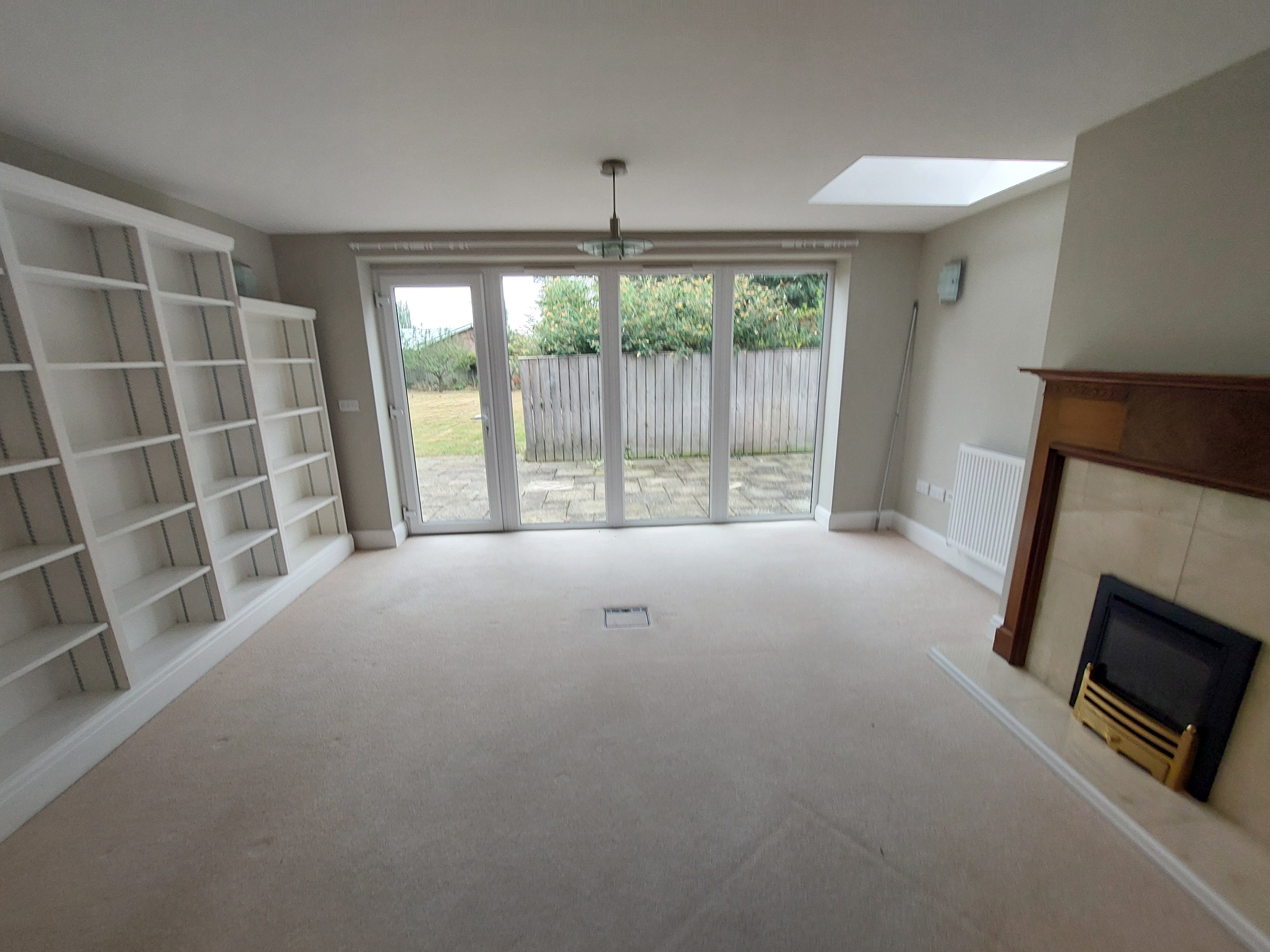 “Spacious, Low-Cost Selby Rooms with Garden, Parking & Bills Inc”