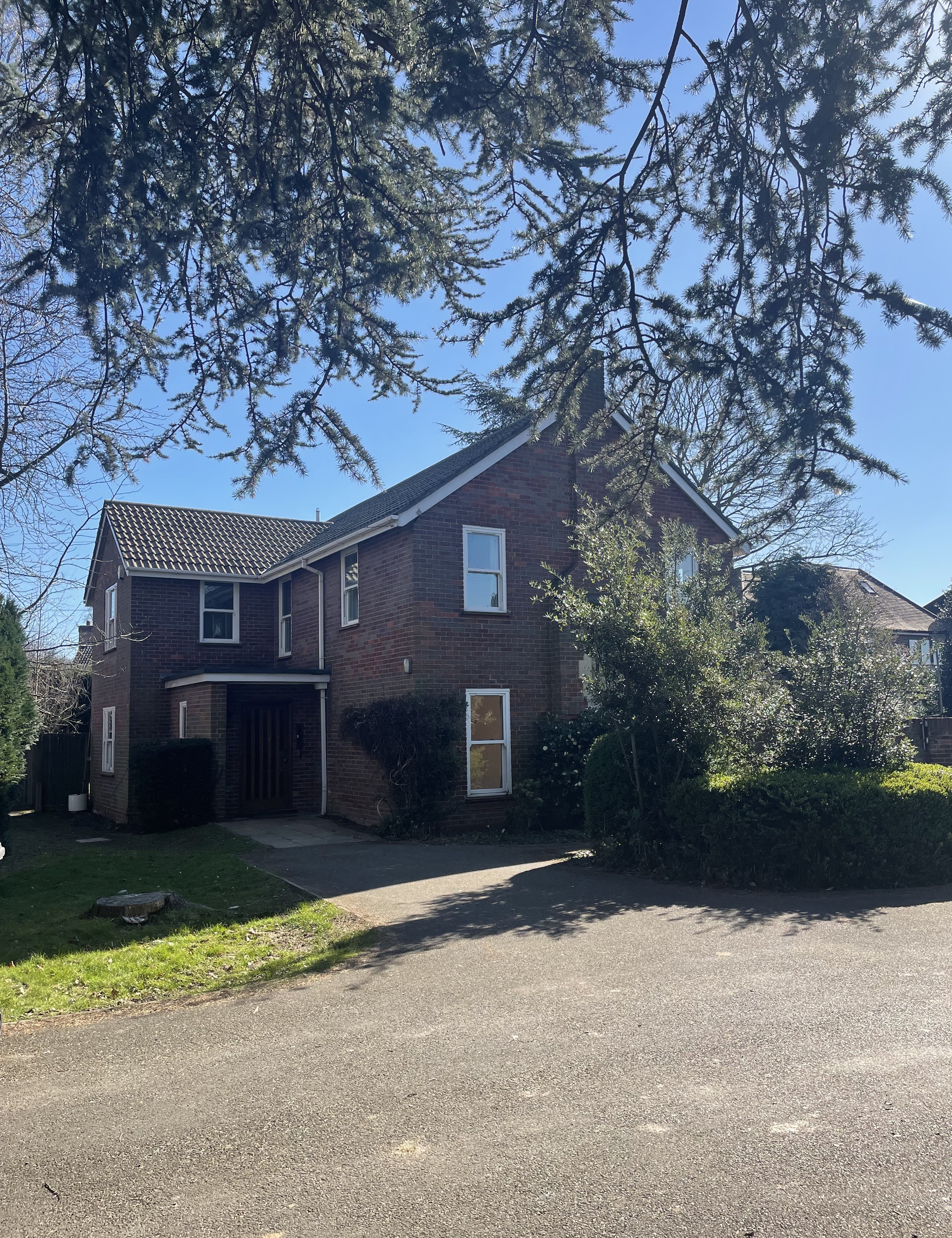 Charming vicarage , Slough, £1,500 PCM (excluding bills)