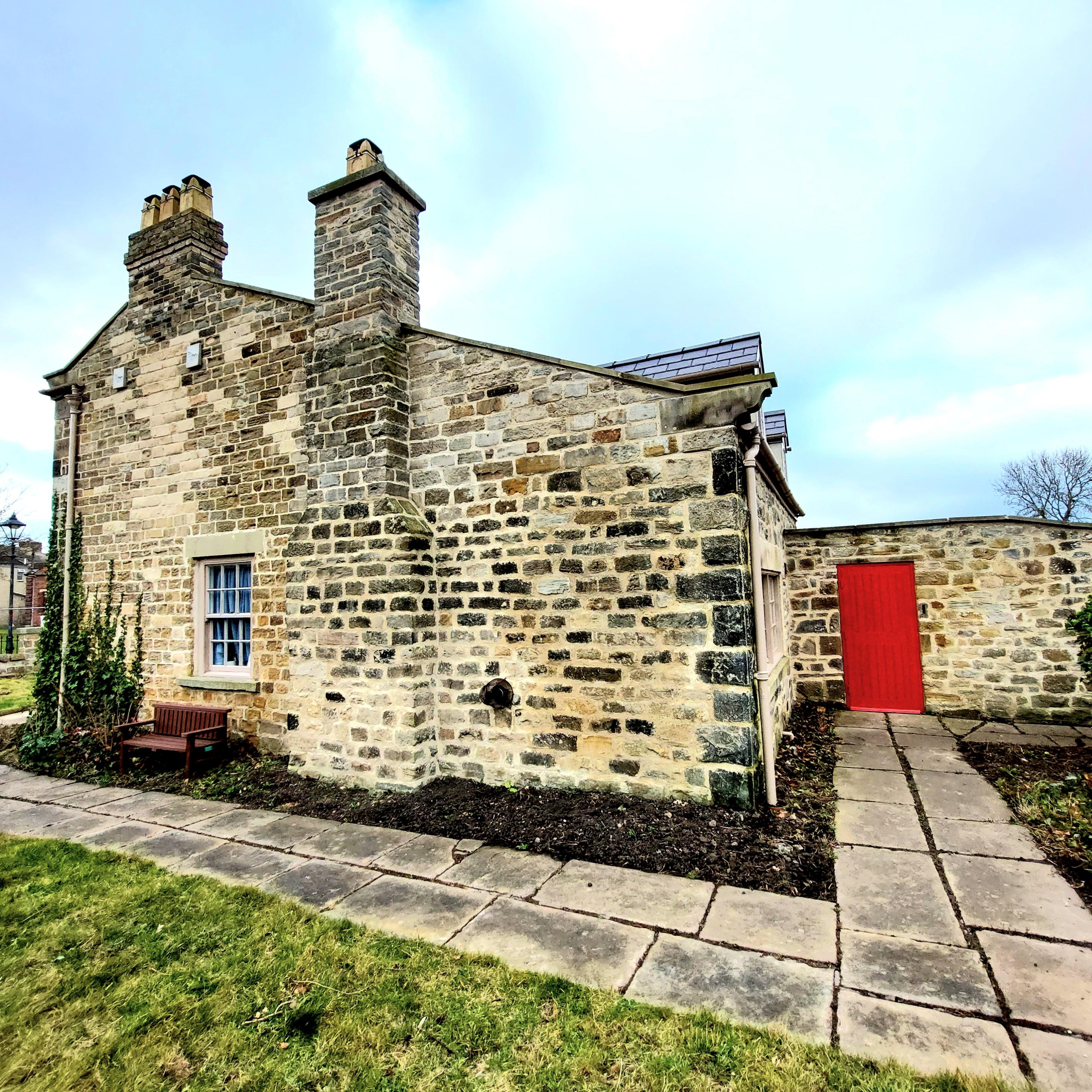 Vast rooms in stone cottage, with bills inc £375pcm