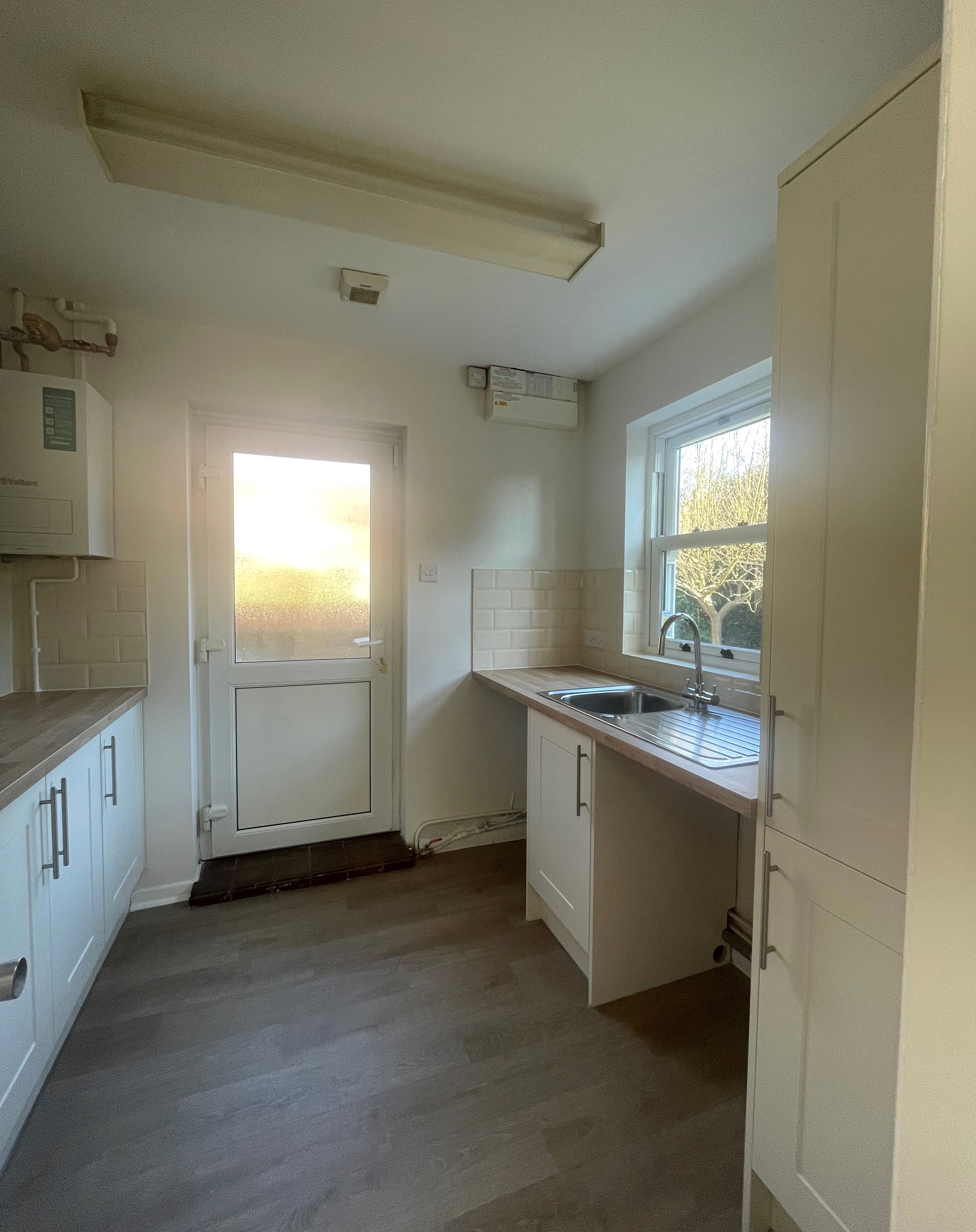 Charming vicarage , Slough, £1,500 PCM (excluding bills)