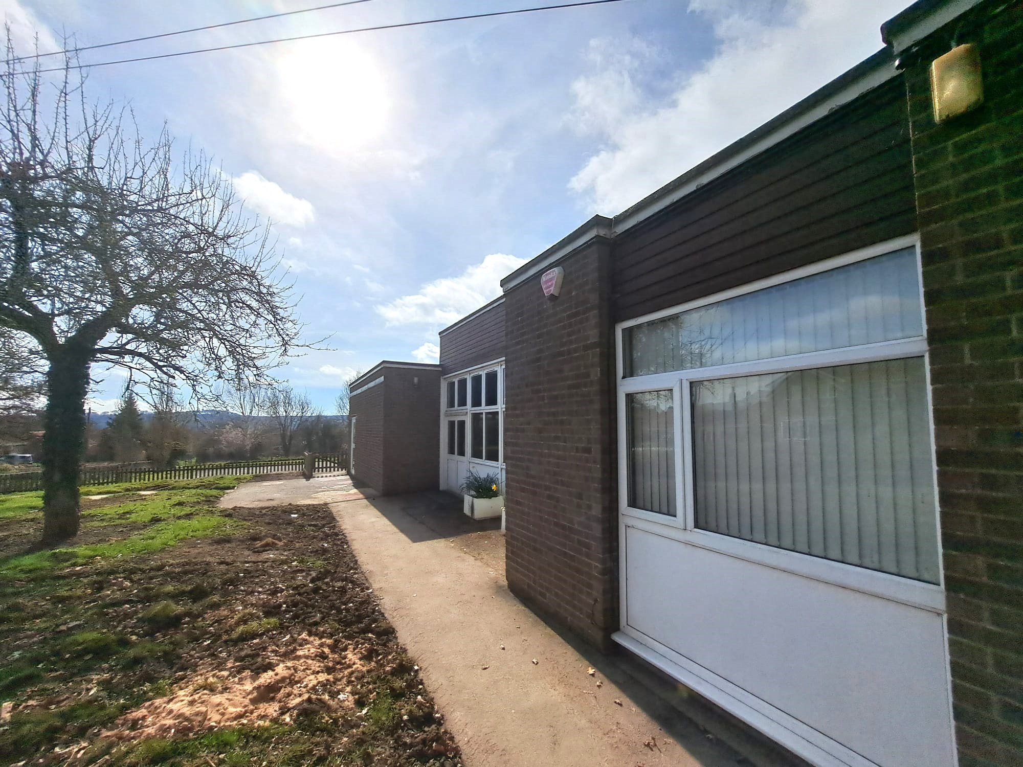 Bright, Spacious Commercial Workspaces from £225 including Bills!