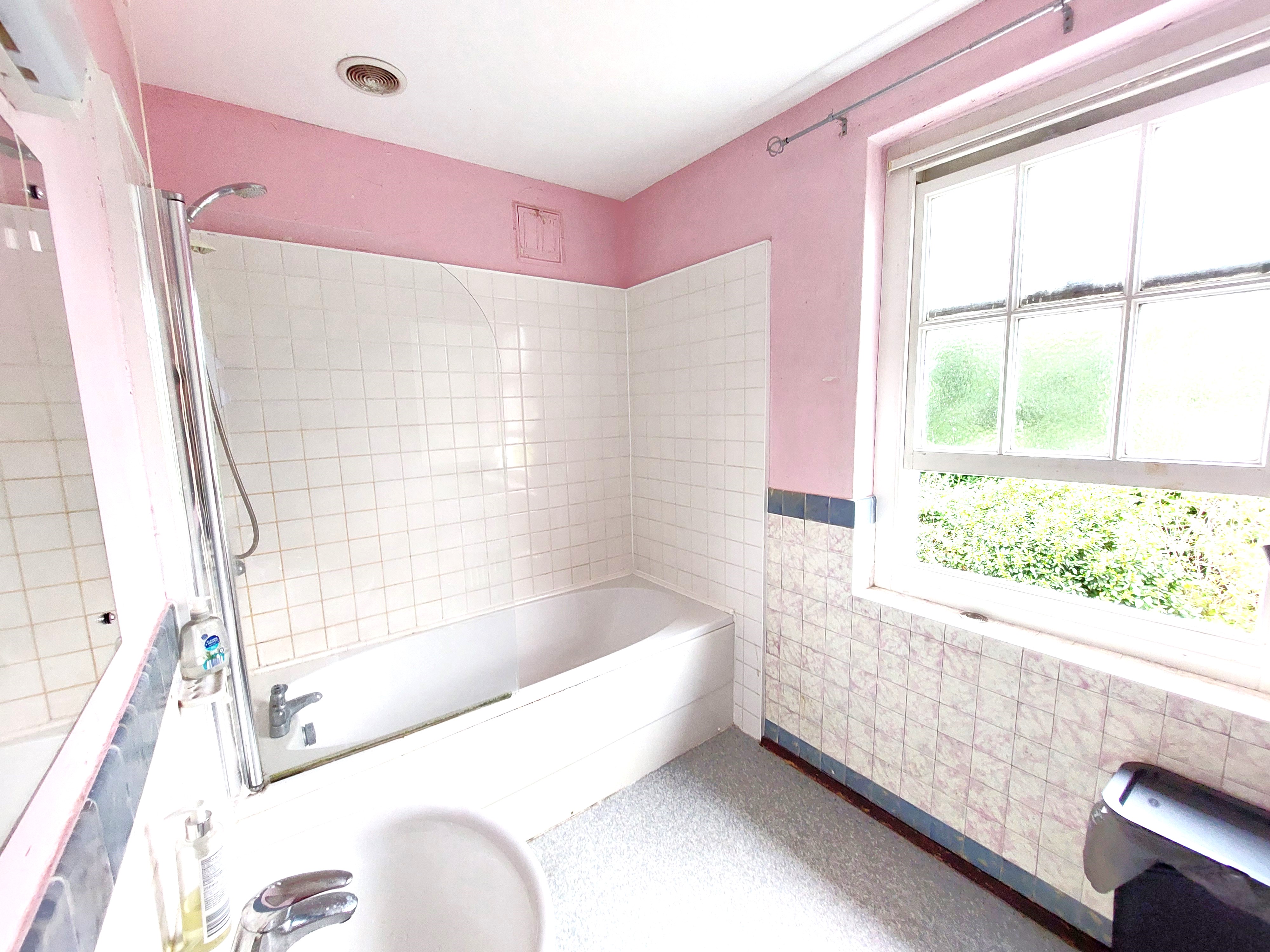 Rooms from £425 pcm inc bills in Solihull Town