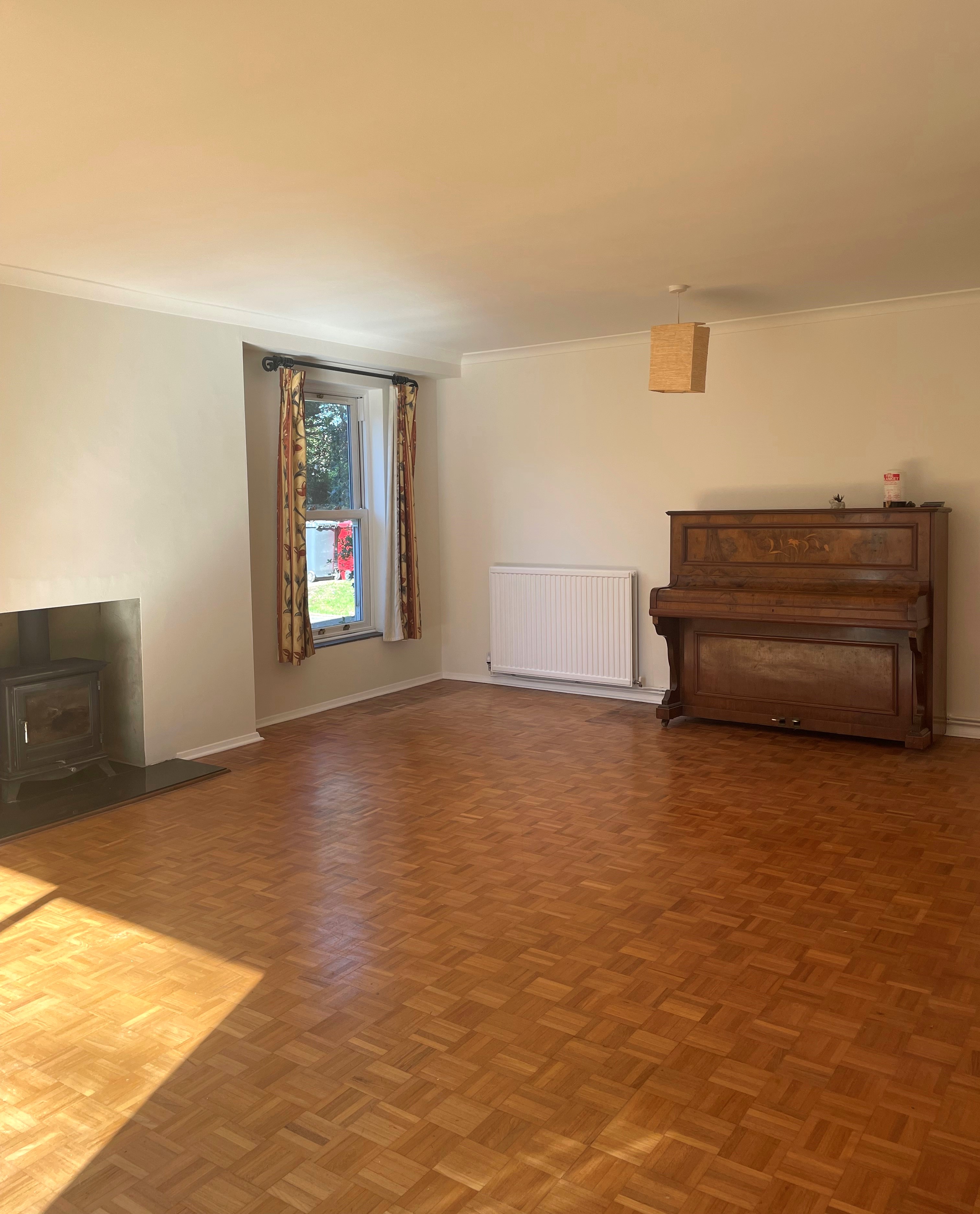 Charming vicarage , Slough, £1,500 PCM (excluding bills)