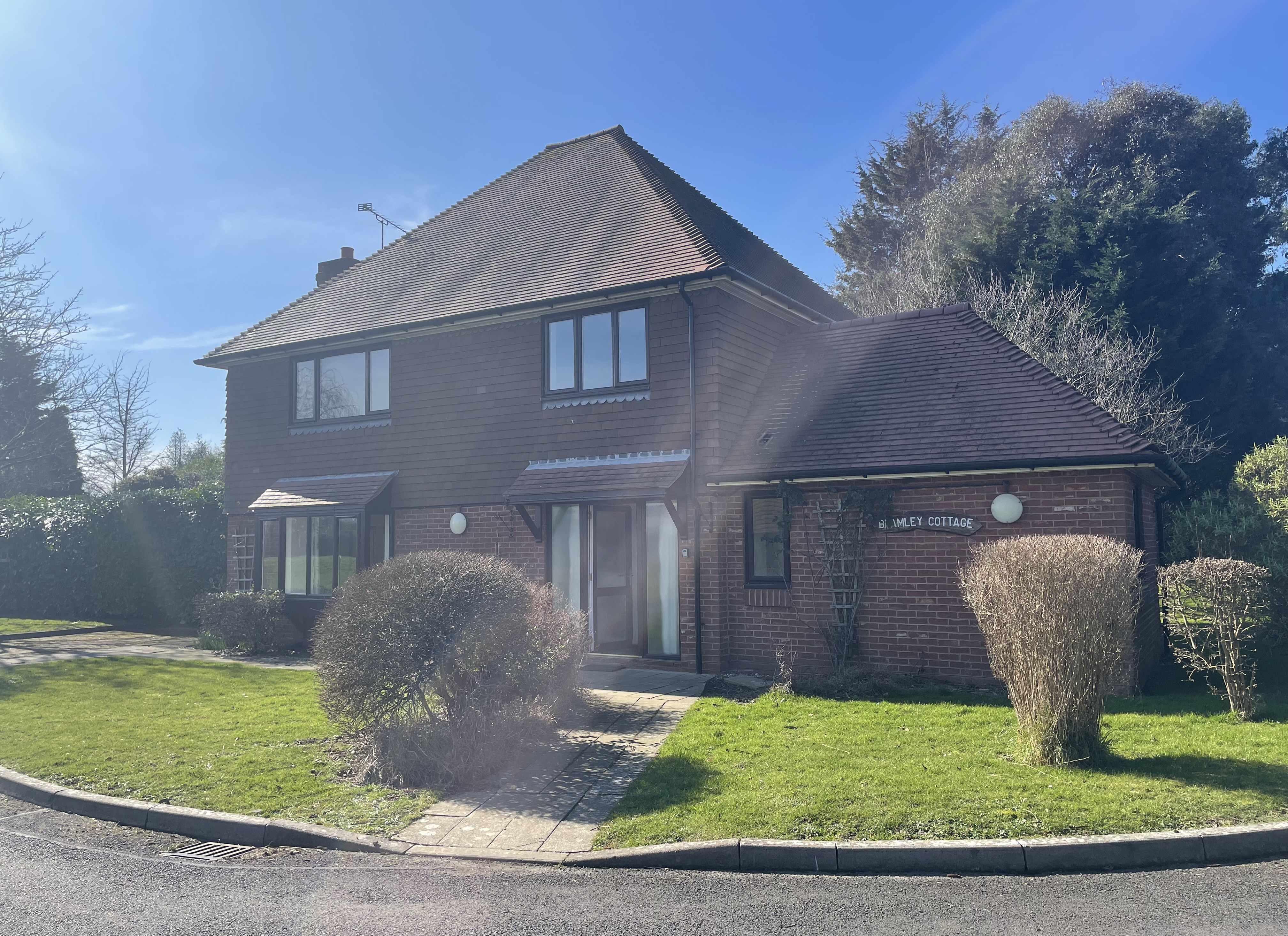 Rooms available in large house of multiple occupation , Arundel, from £400 PCM