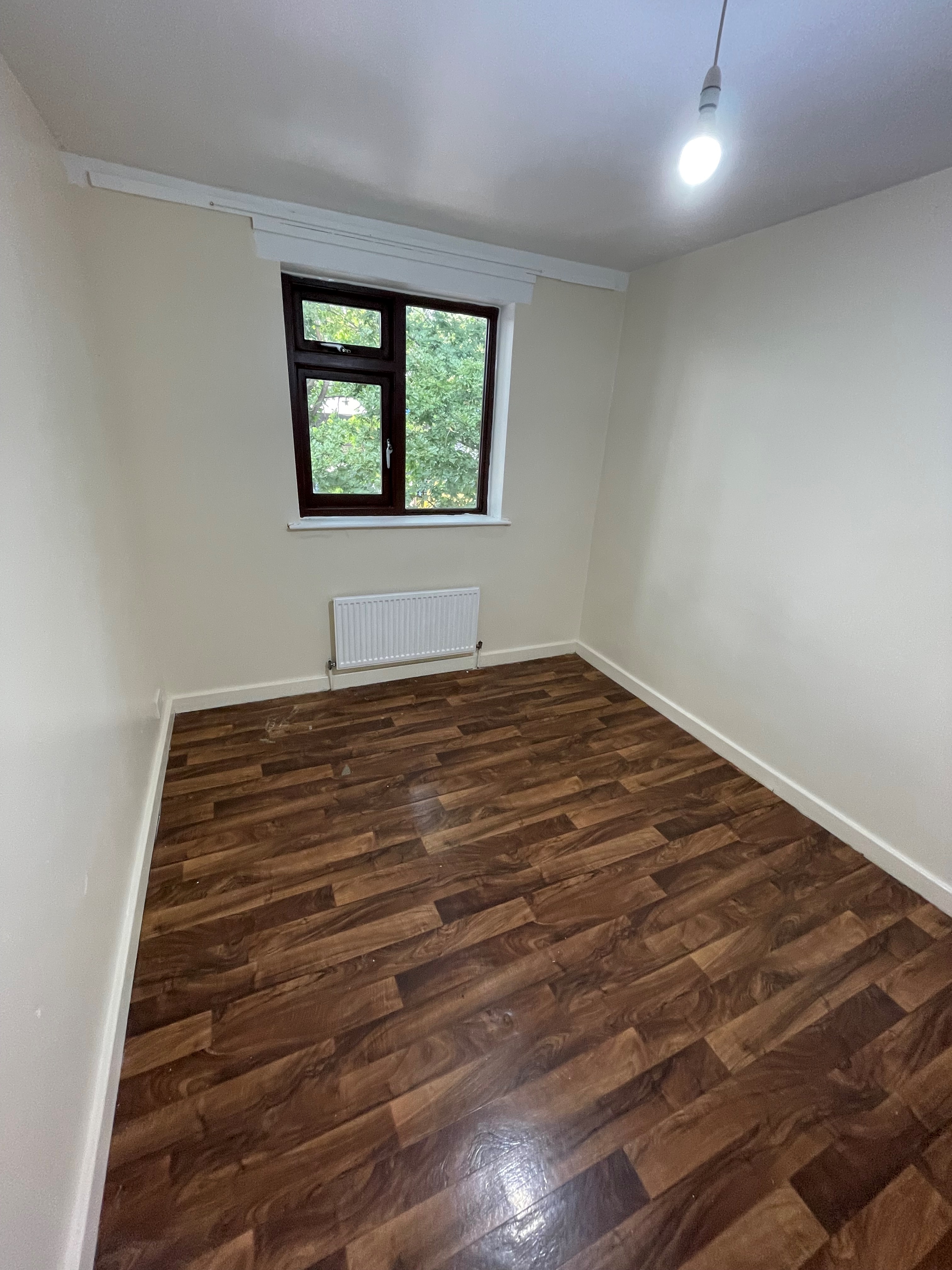 2 Bed house, Southall, £1,000 PCM