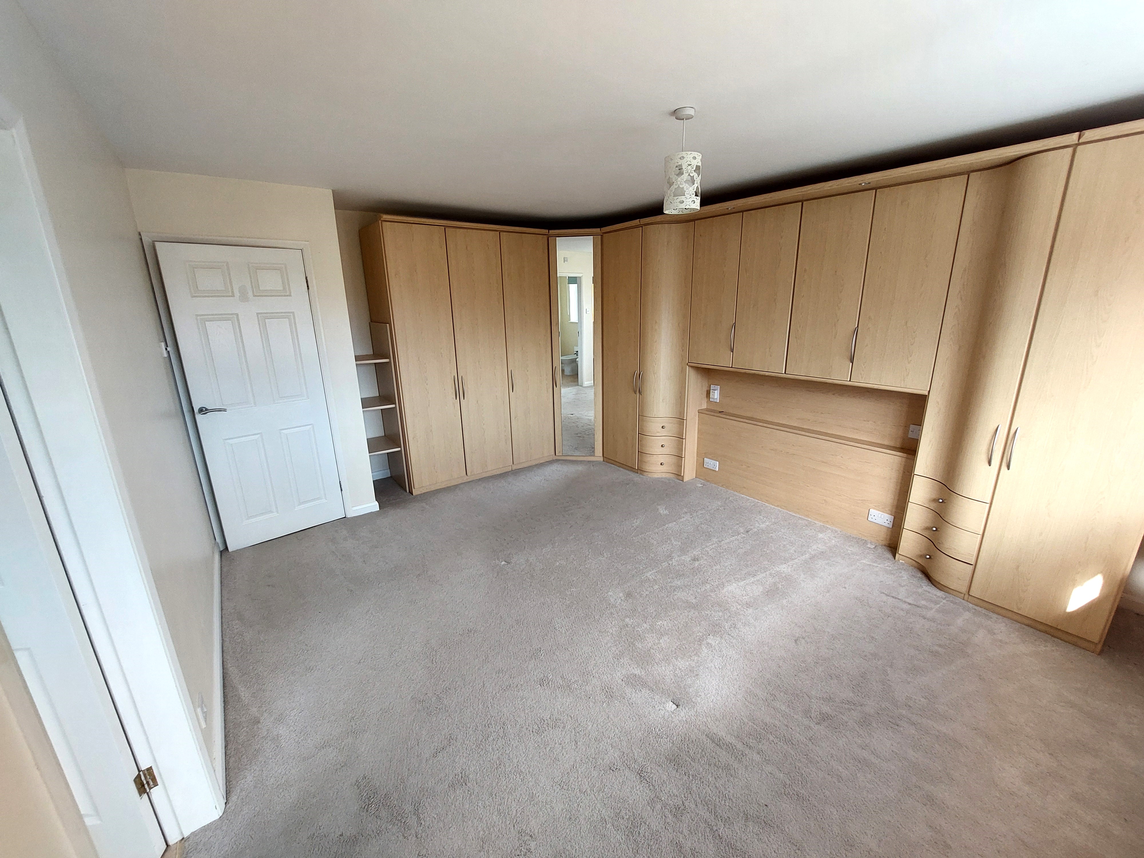 “Affordable Rooms in Stunning Yarm Village – Bills Included!”