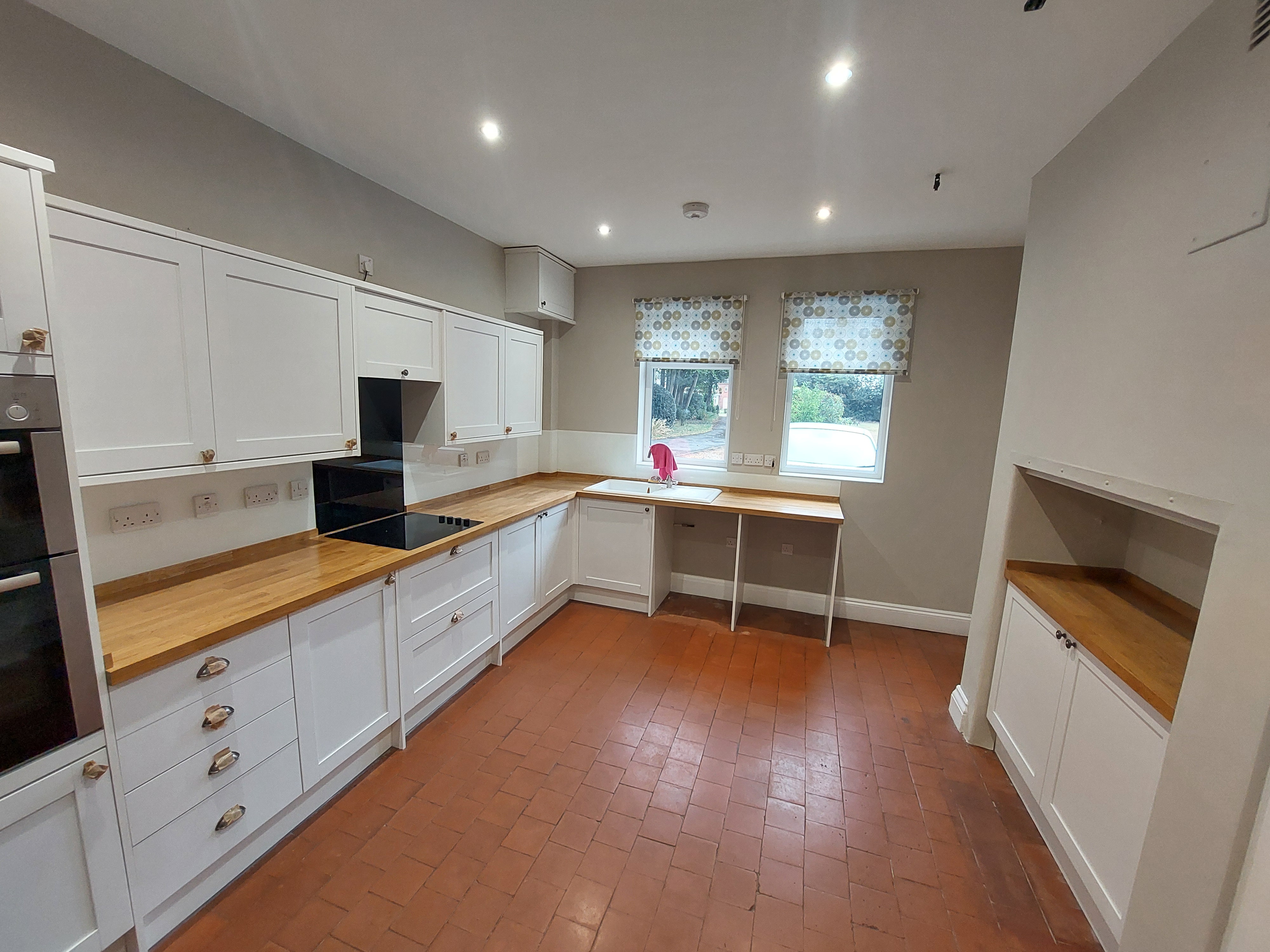 “Spacious, Low-Cost Selby Rooms with Garden, Parking & Bills Inc”