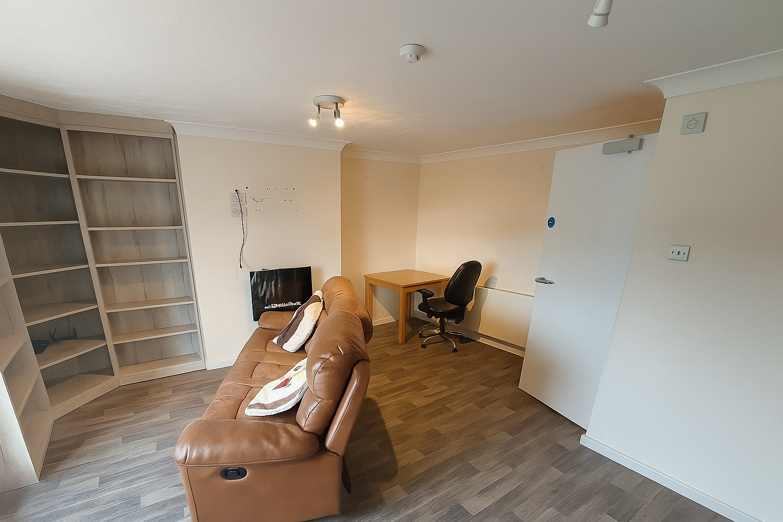 Prime S12 Living - Bills, Parking & More!