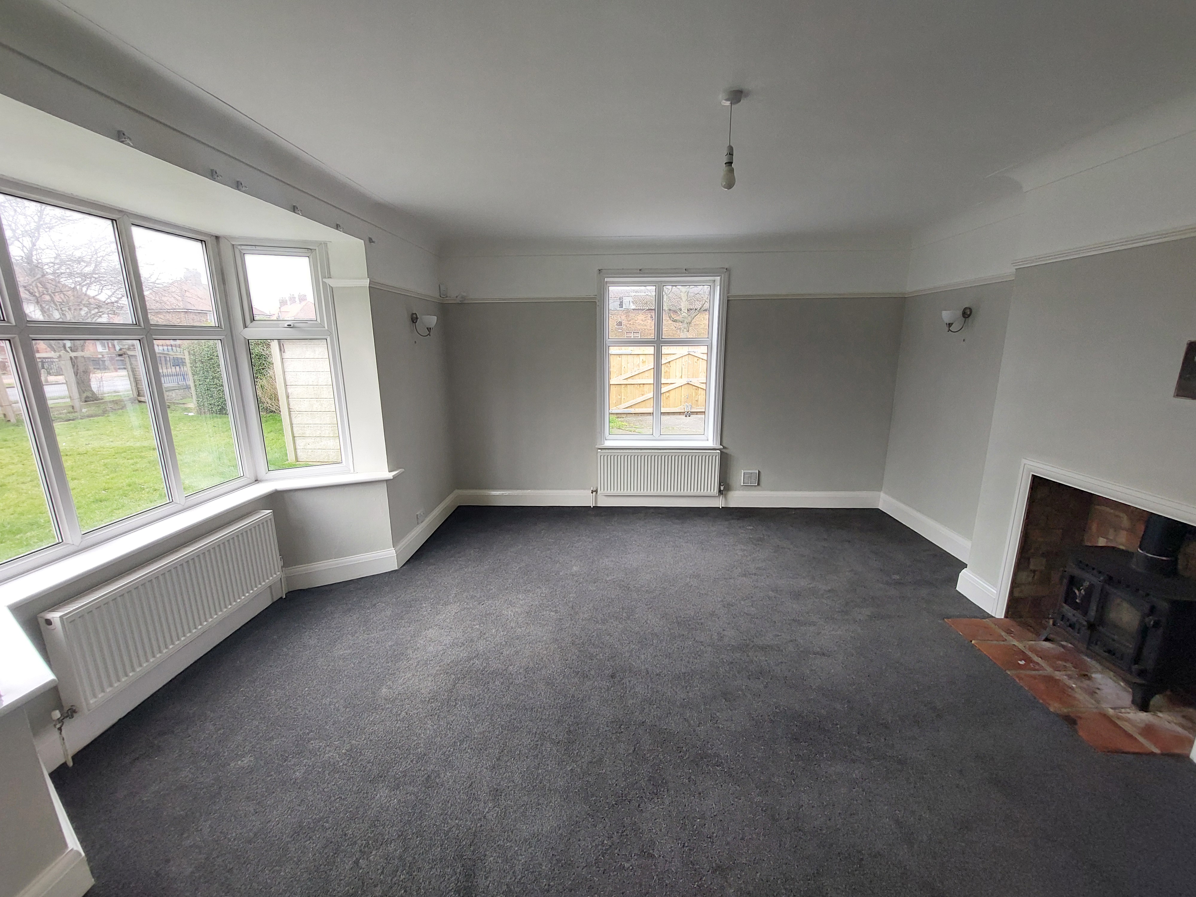 Large rooms in professional house share for £300 pcm!