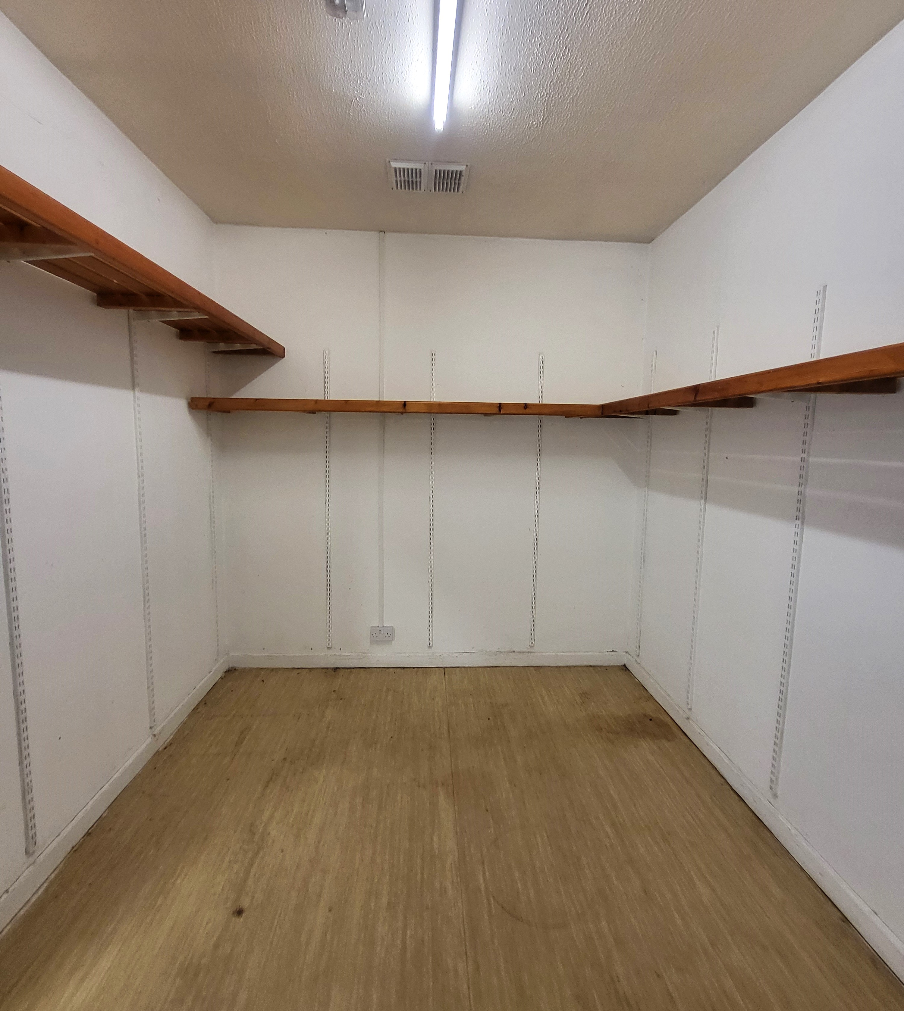 Commercial Work Space , Arundel, £1500 PCM