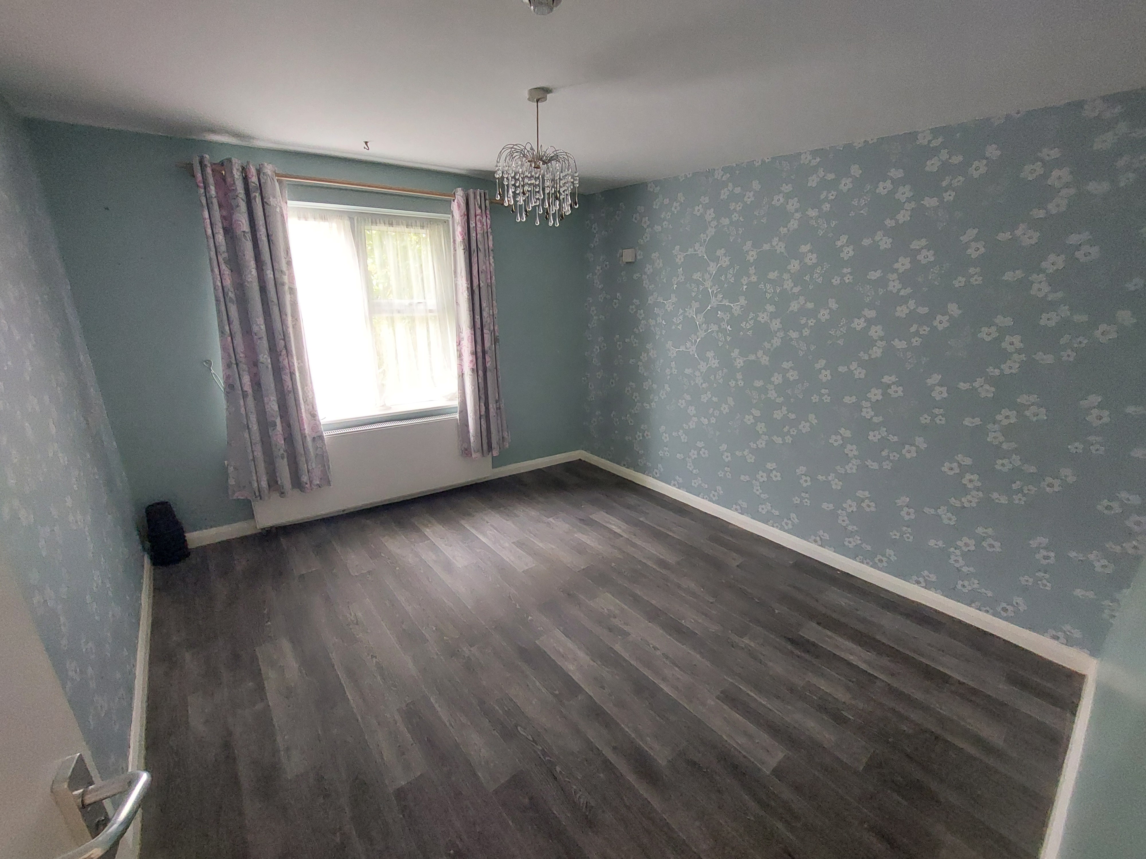 Prime S12 Living - Bills, Parking & More!