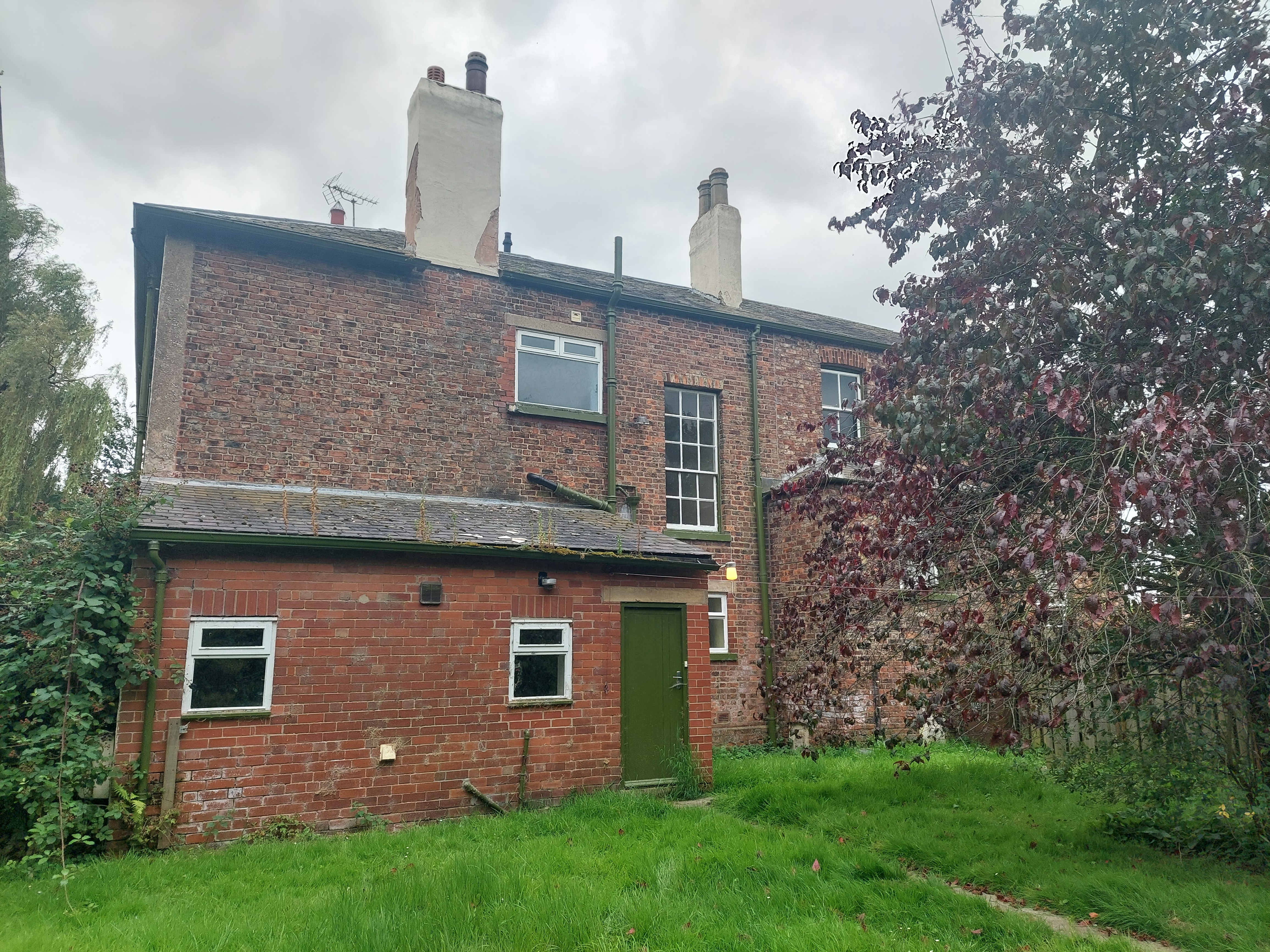 Double rooms in a stunning 4 person house share for £375pcm including all Bills and Council Tax!