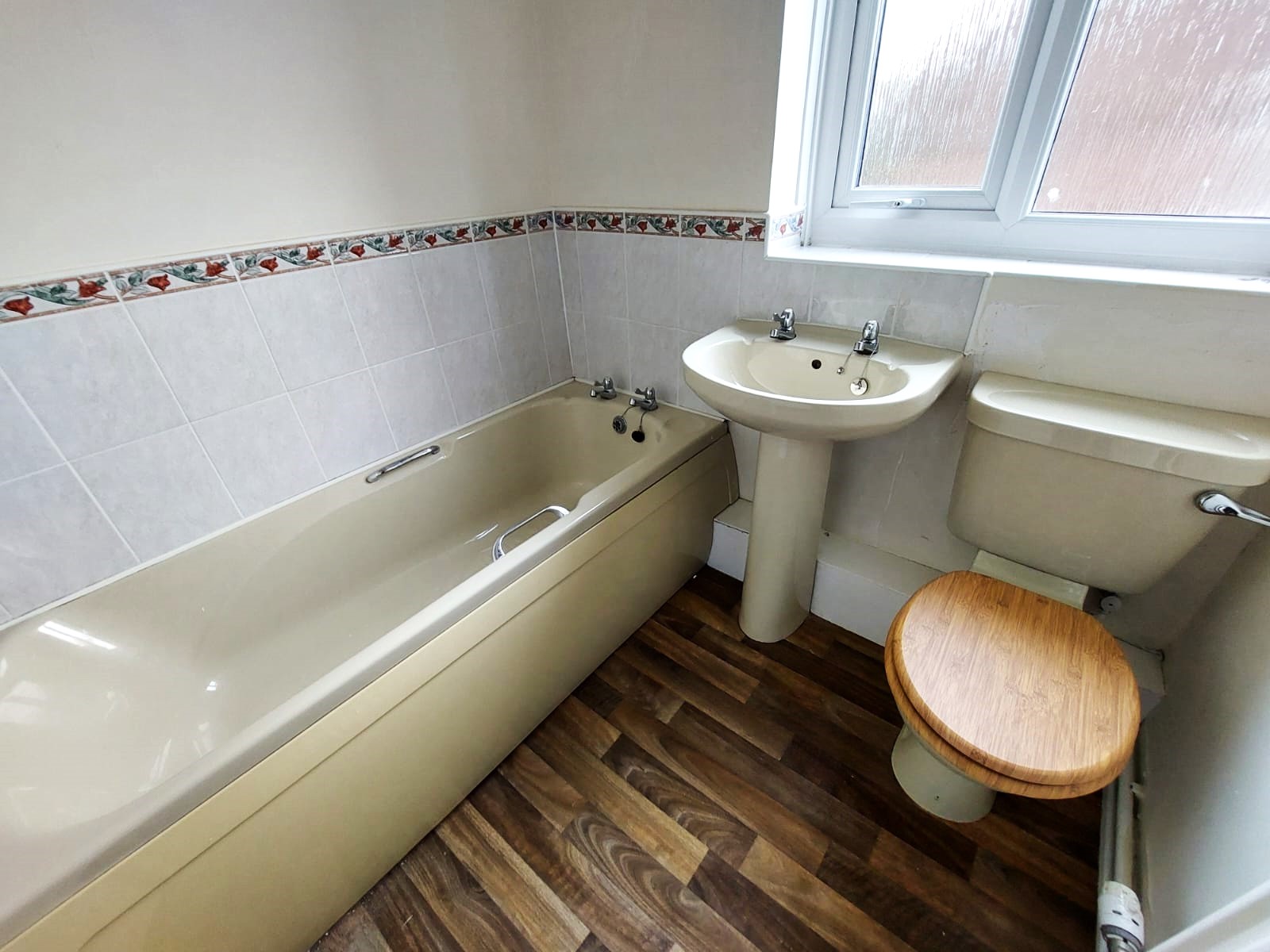 Spacious, Private Flat in Easington Lane £330pcm