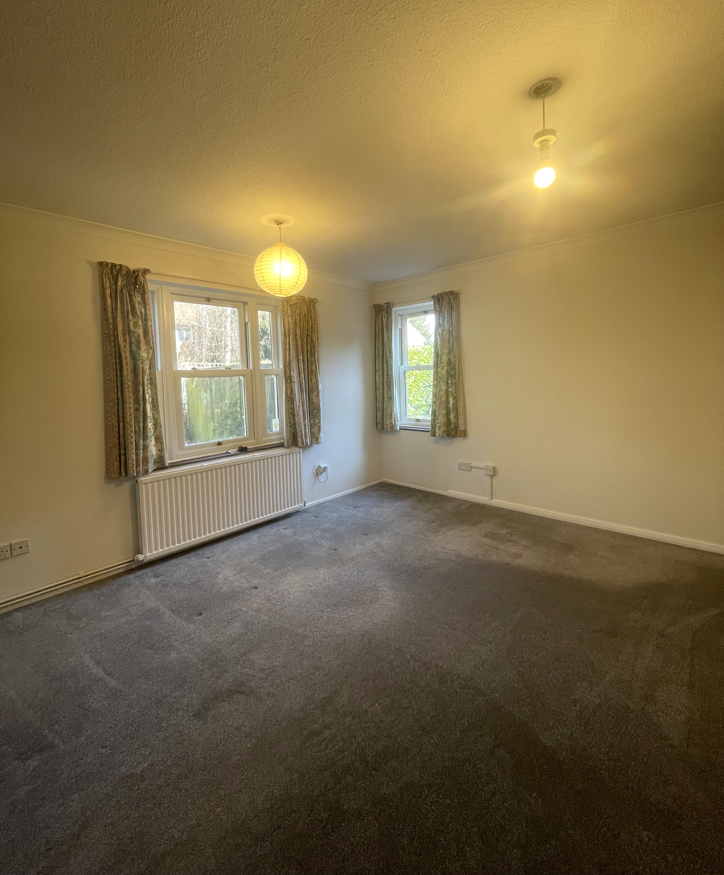 Charming vicarage , Slough, £1,500 PCM (excluding bills)