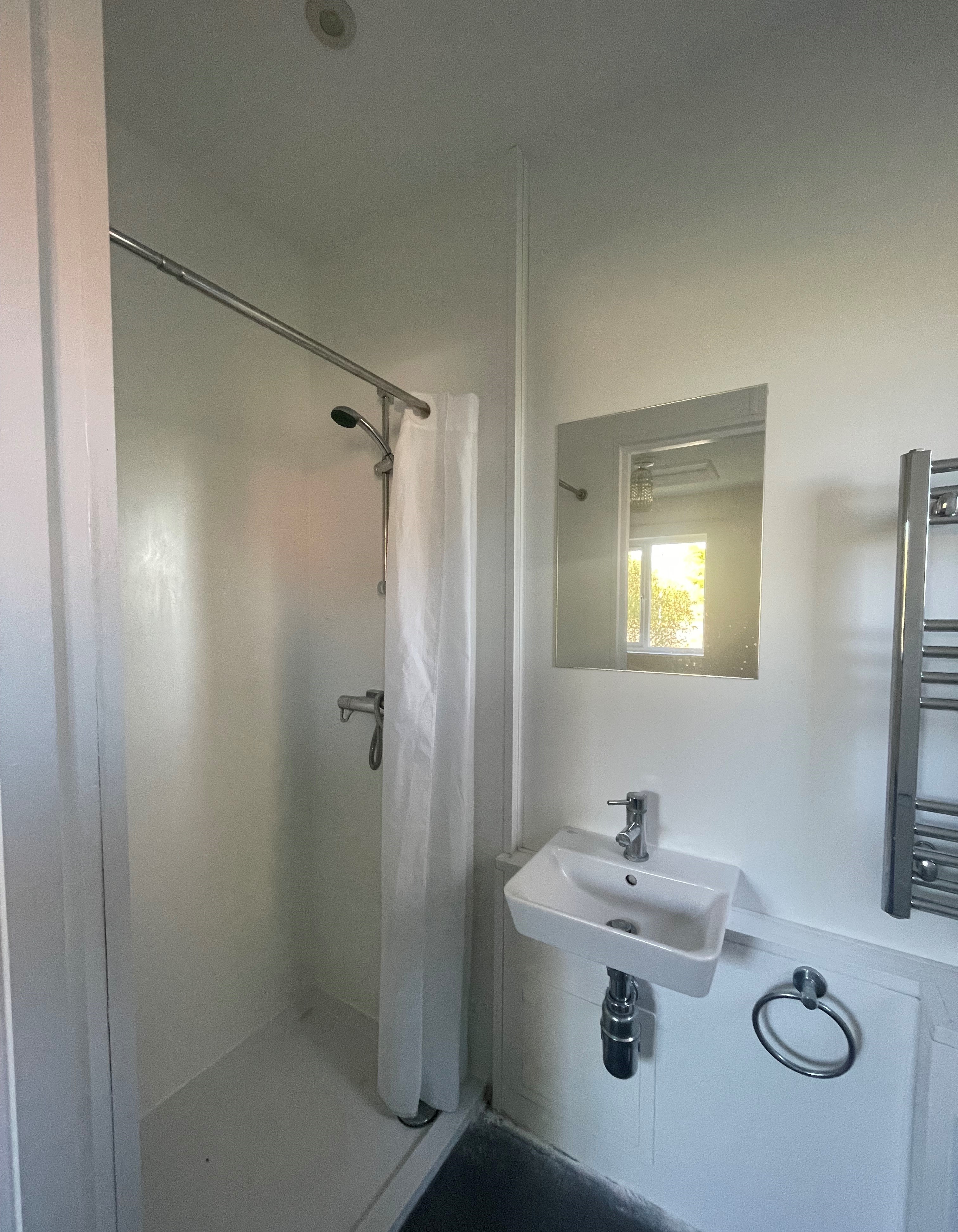 Rooms available in large house of multiple occupation , Arundel, from £400 PCM