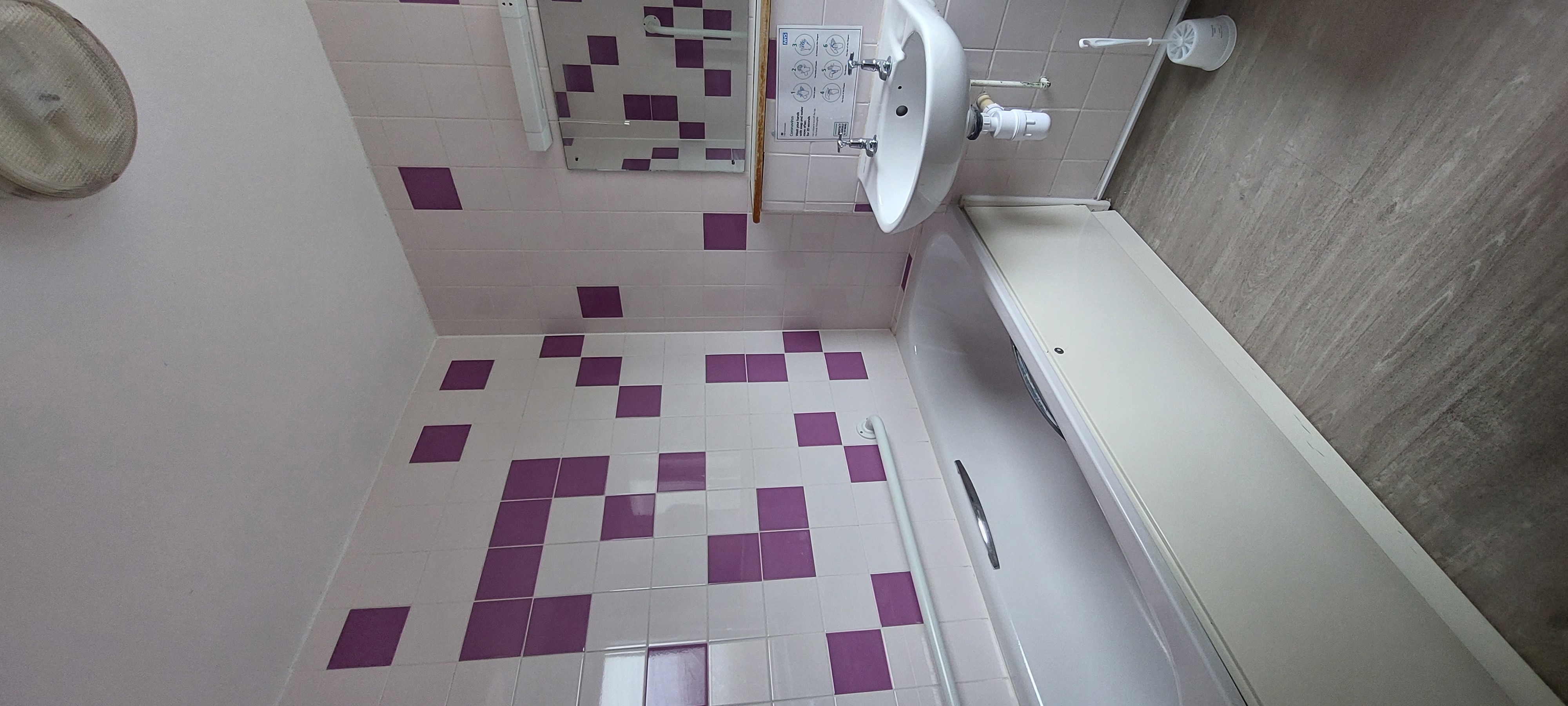 Room available in large house of multiple occupation, Harlow, £480 PCM