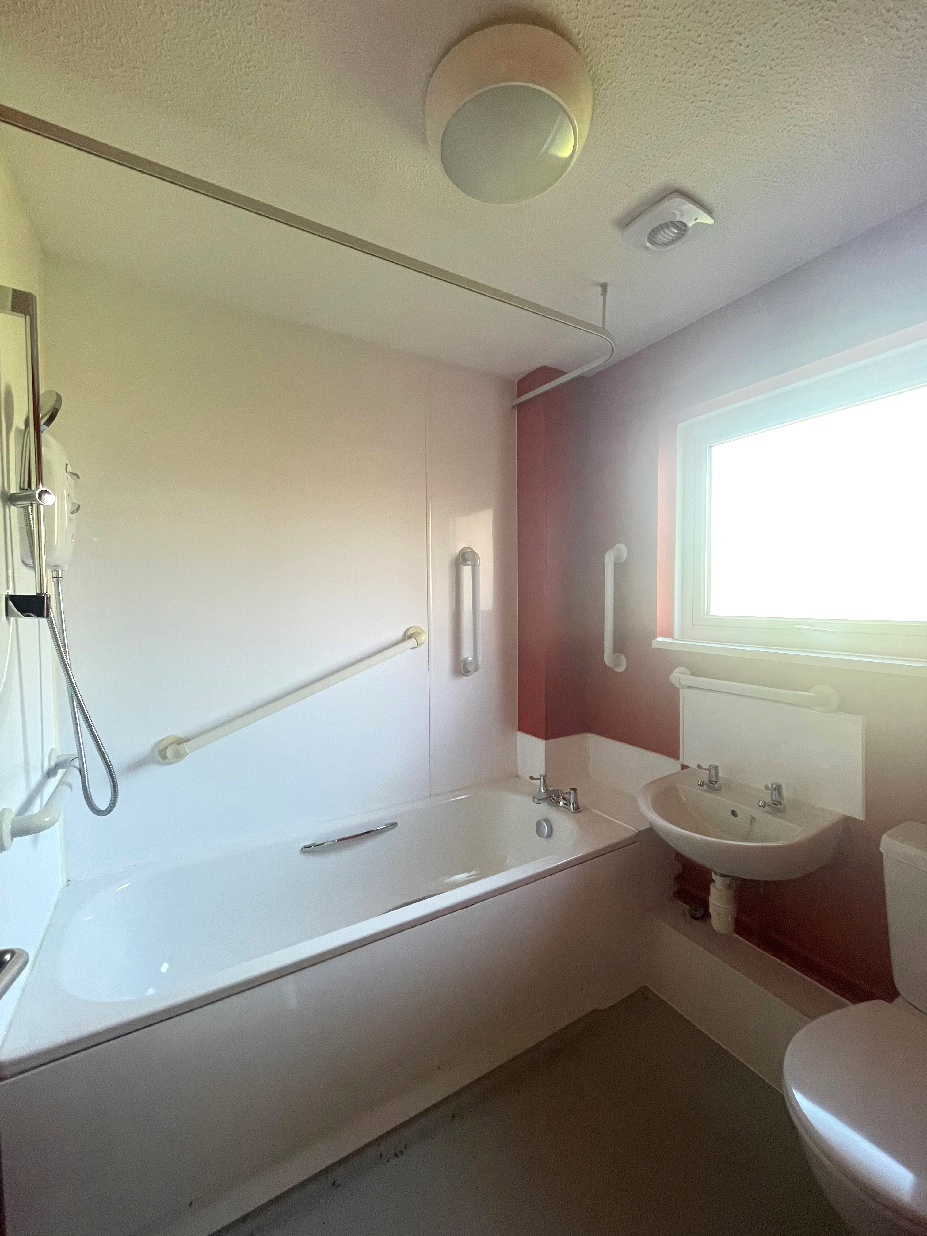 Rooms available in large house of multiple occupation , Arundel, from £400 PCM