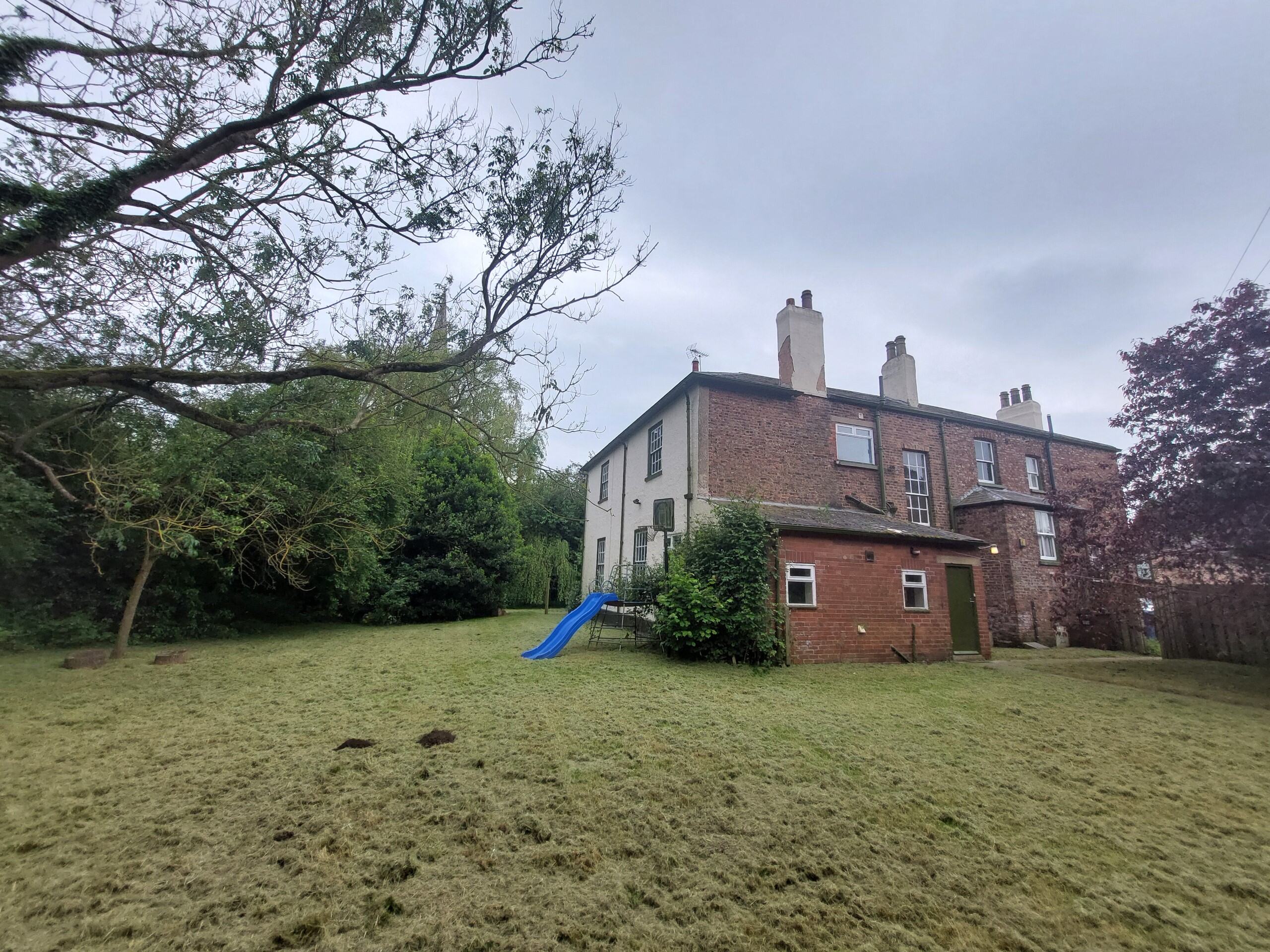 Double rooms in a stunning 4 person house share for £375pcm including all Bills and Council Tax!