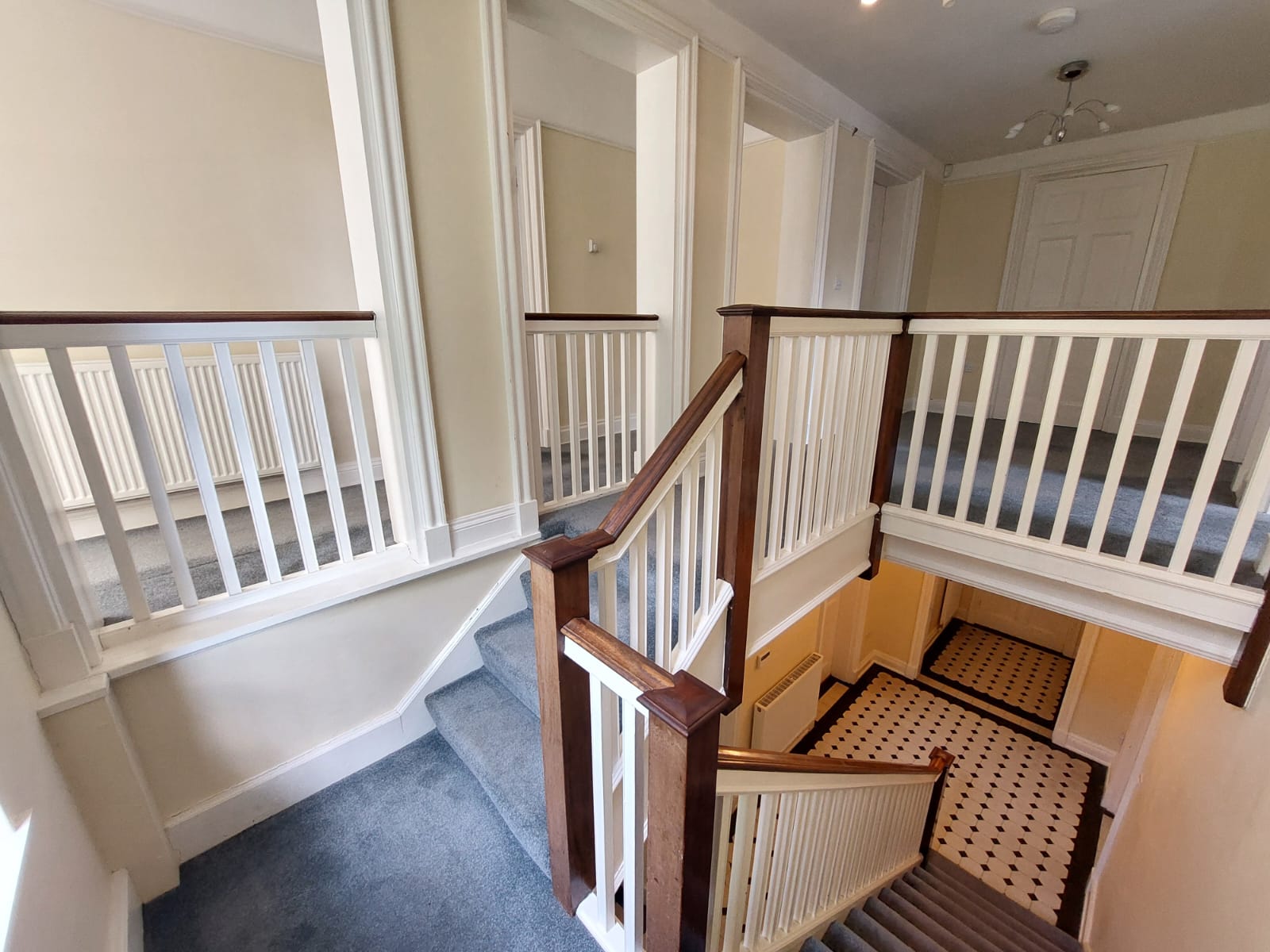 Stunning York Property, Riverside walk to city centre from £500!